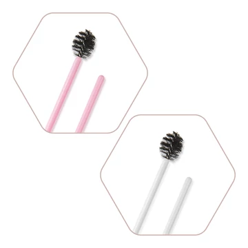 Apple-shaped mascara brush